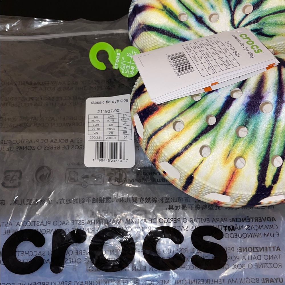CROCS Classic Tie Dye Groovy Clog - Picture 4 of 11